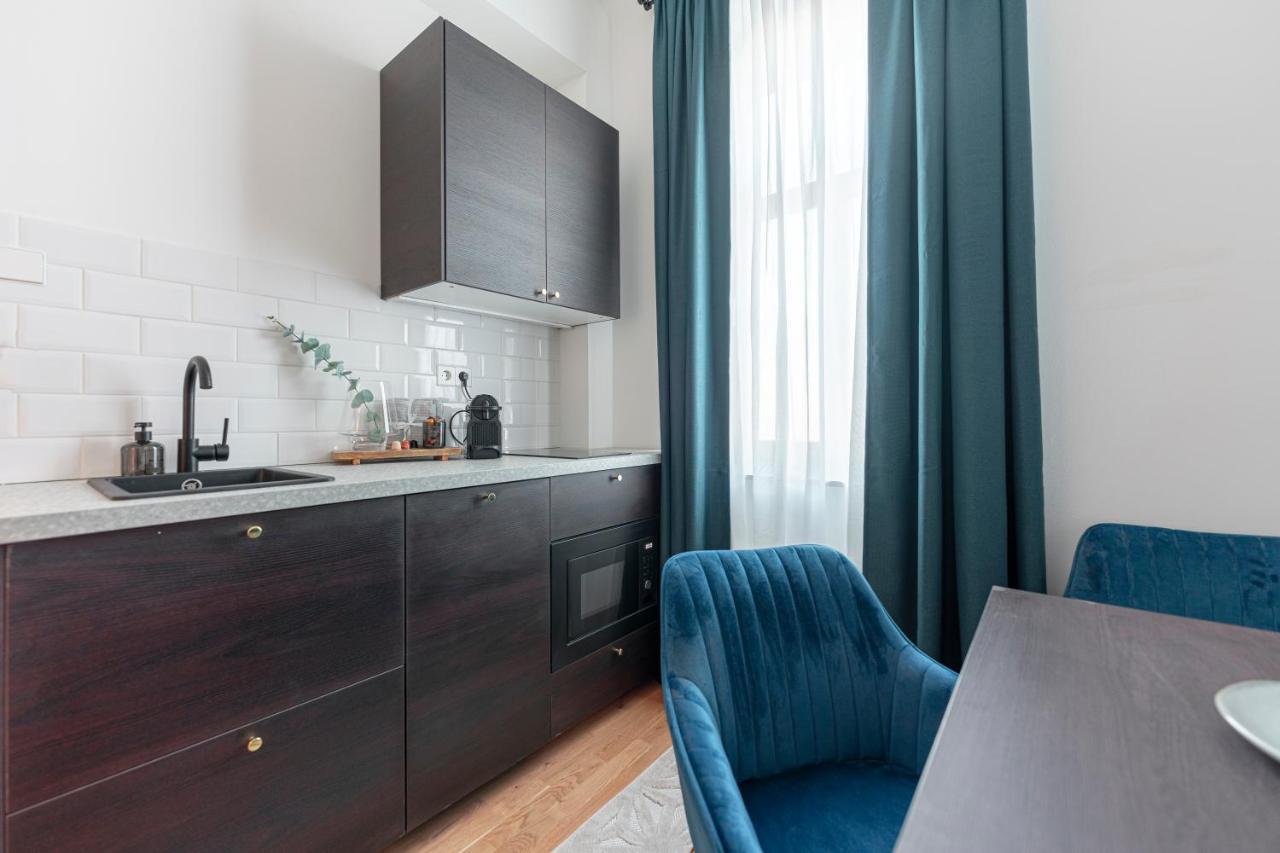City Appartement Wagram Am Hauptbahnhof Sankt Poelten Exterior foto